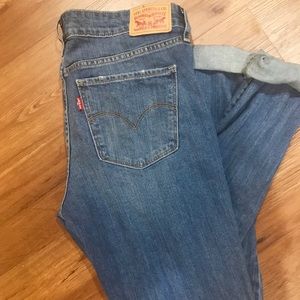 Levi’s 711 Medium-Wash Skinny Jeans